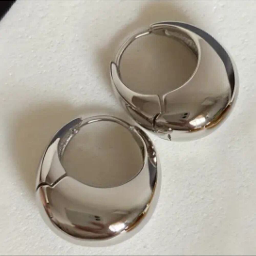 Fashion And Retro Glossy Gold Plated or Silver Plated Earrings